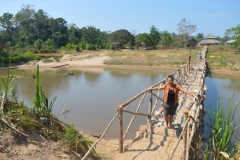 Yawanawa bridge crosiing