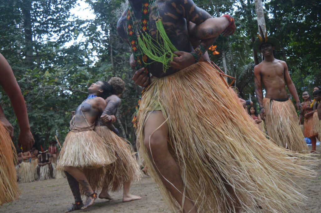 Yawanawa village - women dancing