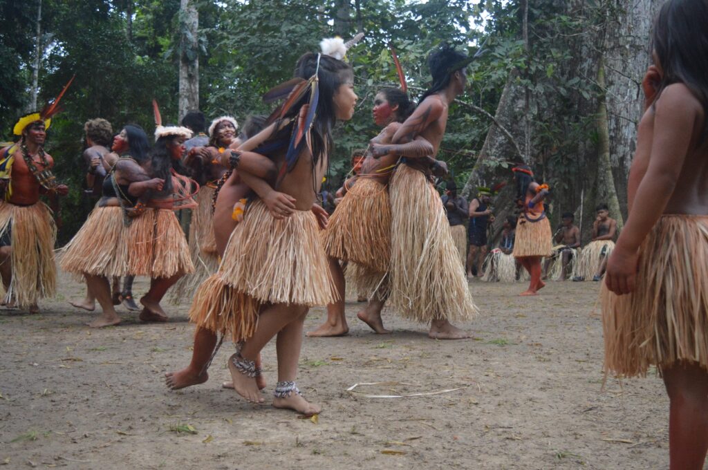 Yawanawa Children dancing